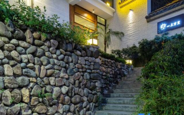 Sanwanli Senlv Designer Homestay (Tengchong Heshun Ancient Town)