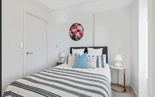 Sky Tower Views | 2 Bed 2 Bath CBD | Zodiak Stays – Guest Rooms – Auckland