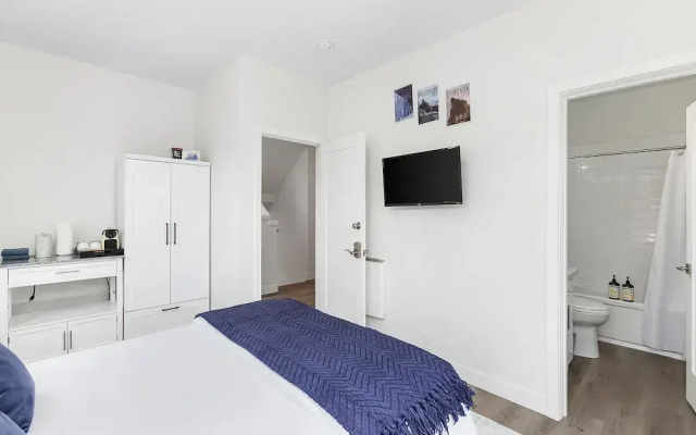 The Golden Lion Sweet Suite