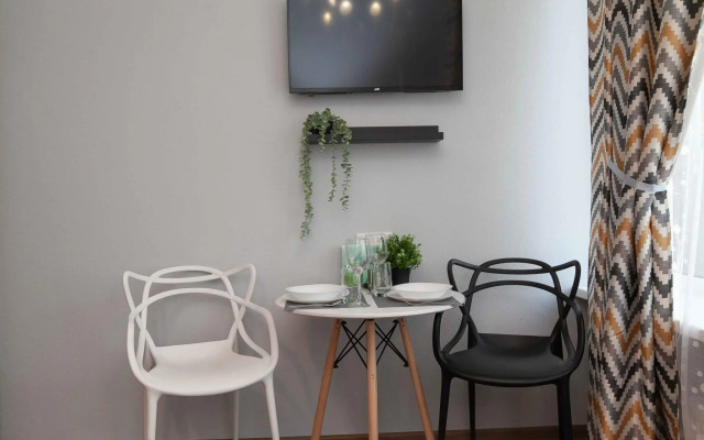 Санди на улице  Корабельная