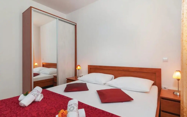 Stunning Apartment in Supetar With 2 Bedrooms and Wifi