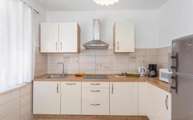 Stunning Apartment in Malinska With Wifi and 2 Bedrooms