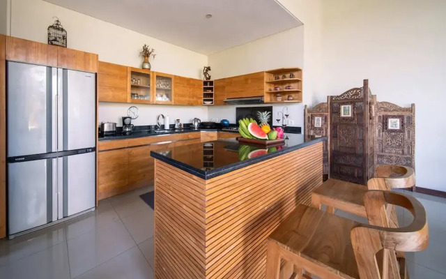 Peaceful Private Villa, 3 BR, Canggu With Staff