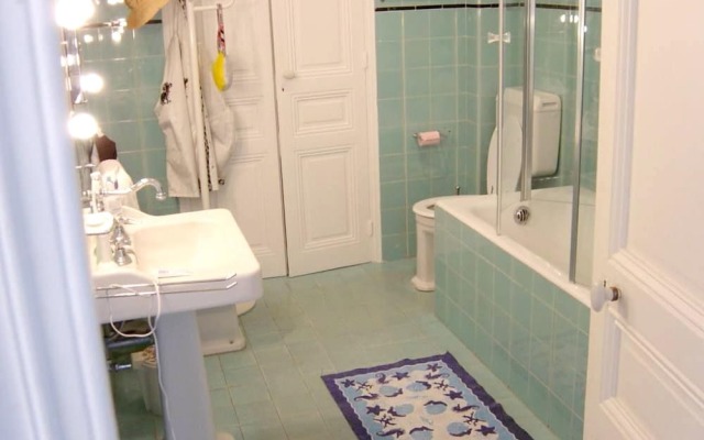 Studio in Cannes, With Wonderful sea View and Enclosed Garden - 250 m From the Beach - Hotel in Cannes - Photo 5