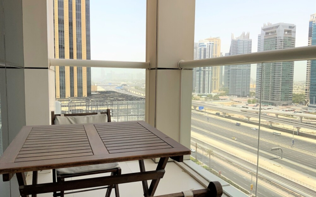 VST - Spacious Furnished 1BR in Marina