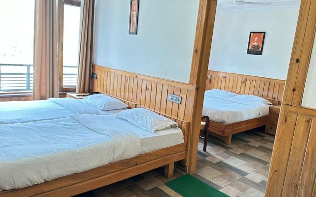 Oyo 6962 Hotel Wood Castle
