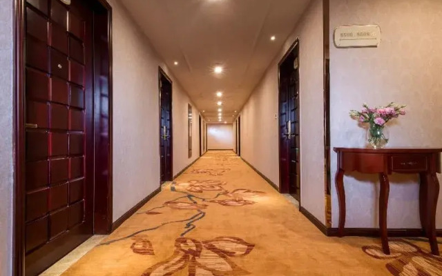 Vienna Hotel Guangzhou Tonghe Subway Station