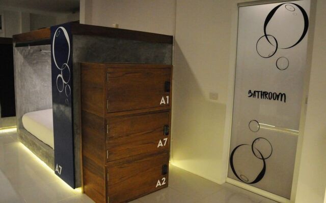 Oasis Hotel-Pods - Adults Only