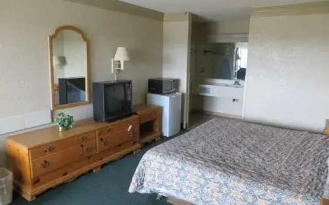 Budgetel Inn & Suites