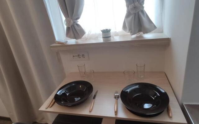 PETMEZA APARTMENT 2 by DIMITROPOULOS