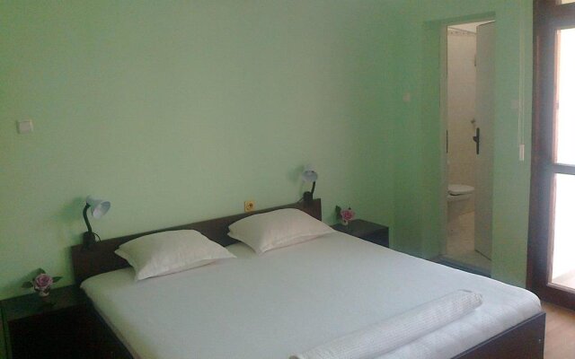 Къща за гости Стоянови - Guest House Stoyanovi