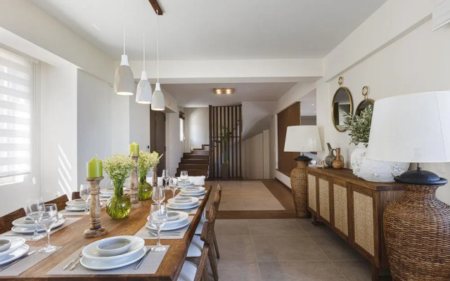Villa Rizes Luxury in Maroulas