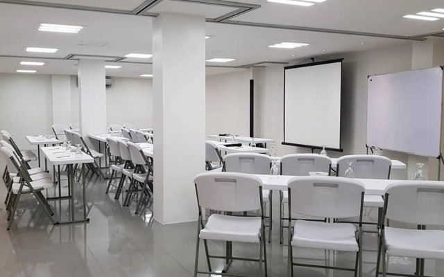 LeBlanc Hotel and Resort