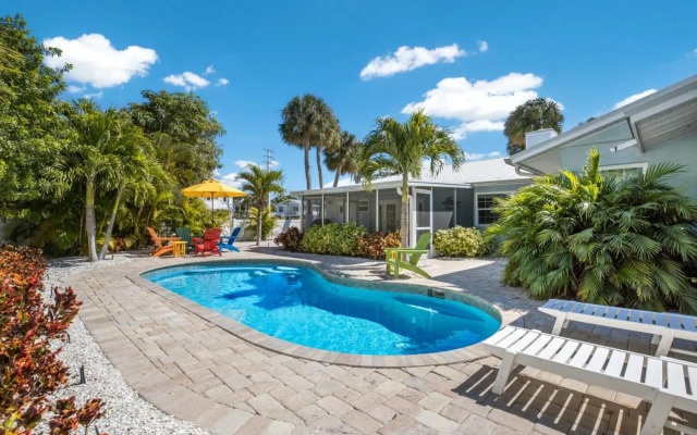 Happy Place - 210 - 55th