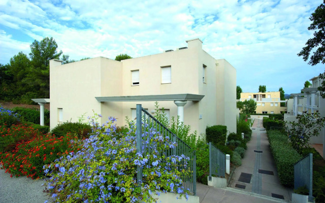 Comfort Aparthotel Six-Fours