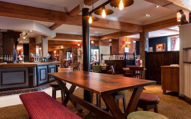 Toby Carvery, Strathclyde, M74 J6, by Innkeeper's Collection