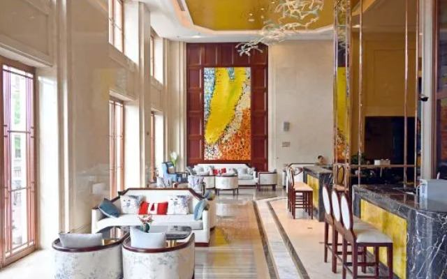 Baofeng International Hotel
