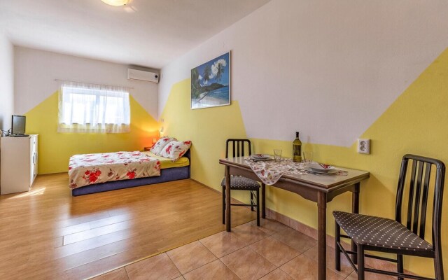 Beautiful Apartment in Pula With Wifi