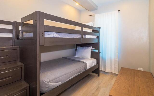 Newly Renovated 8 Bedroom Ocean Front Villa with Pool