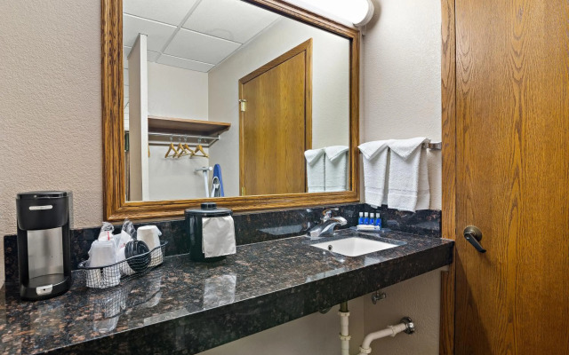 Rodeway Inn McPherson East