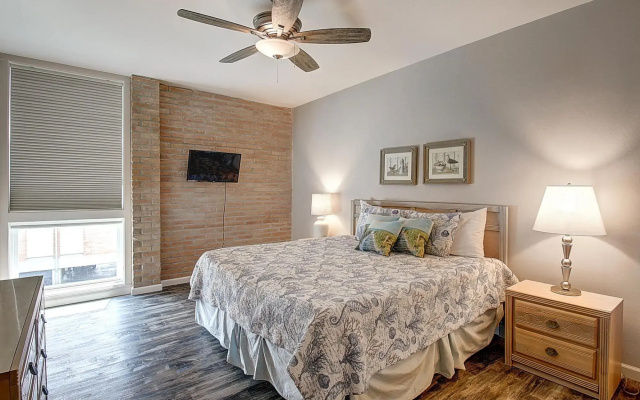 Channelview 213