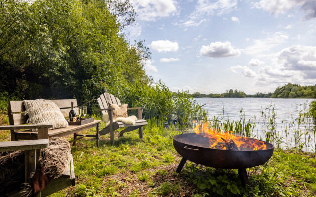 The Lakeside Viewing Gallery - From 900 Per Night