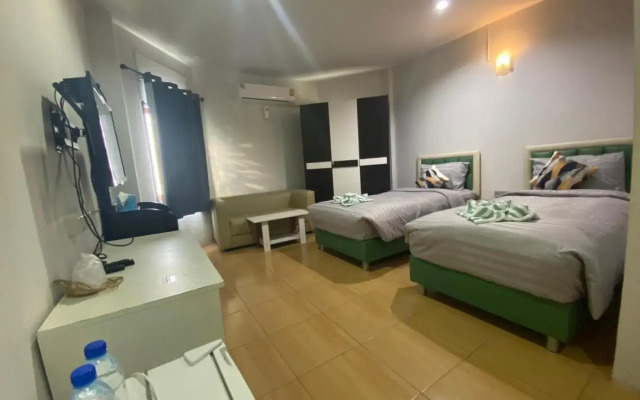 Alongkorn hotel by SB