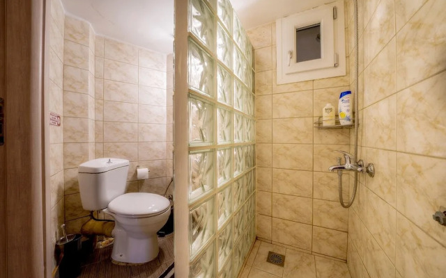 Kentrikon Deluxe Apt Must