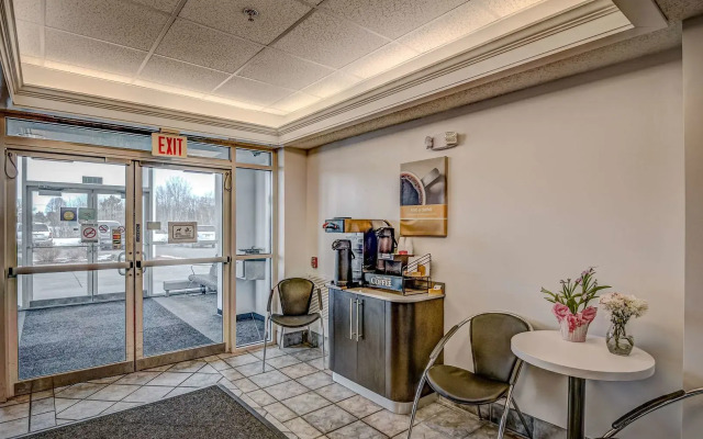 Econo Lodge Menomonie I-94