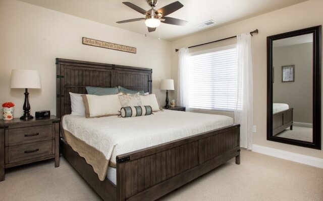 Desert Sunstone 3 Bedroom Apts