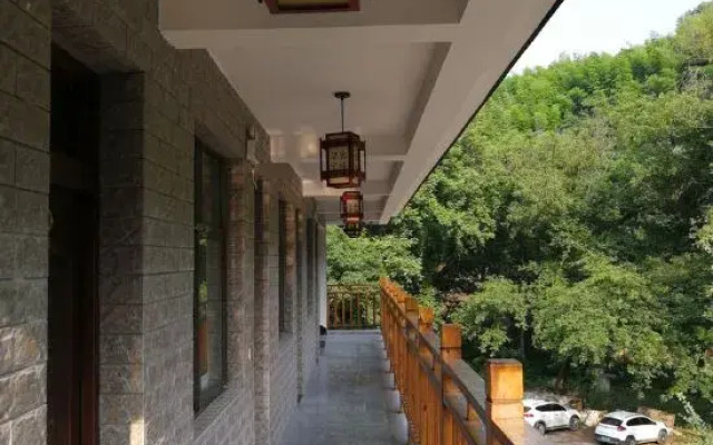Luanning Inn