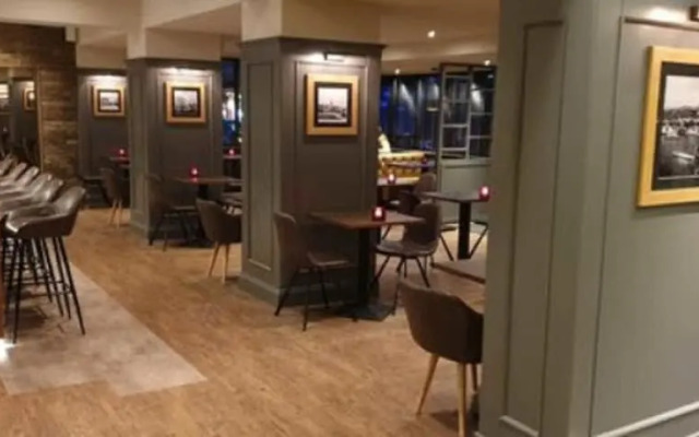 Rowantree Hotel