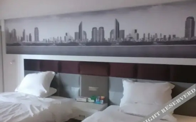 Jingyu Hotel (Zhongyuan Wanda Ersha Metro Station)