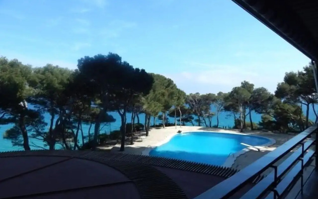 Eden Mar III