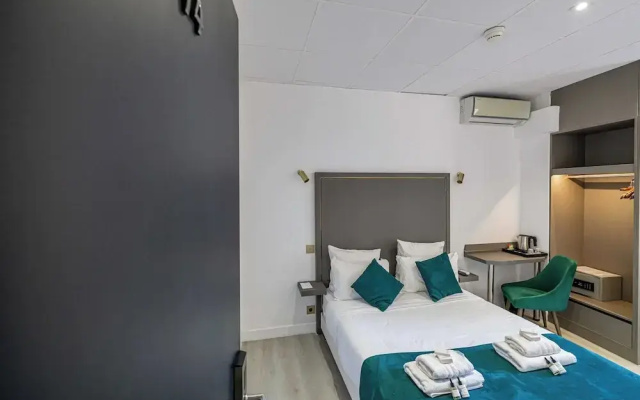 Hotel Avaton - Family Bedroom - Cannes Palais