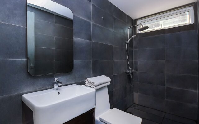 Hong Kong Suites by OYO Rooms