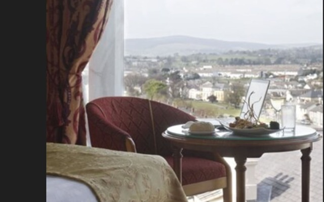 The Royal Hotel and Merrill Leisure Club