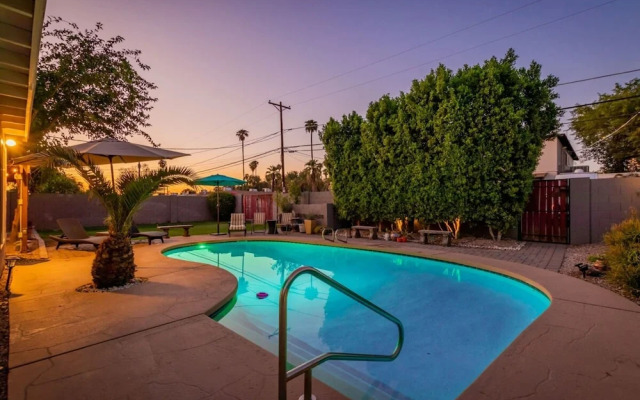 Sunset ASU Private Pool Updated Kitchen Baths