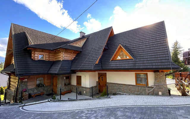Apartamenty Willa Olsza - wood house & mountain view