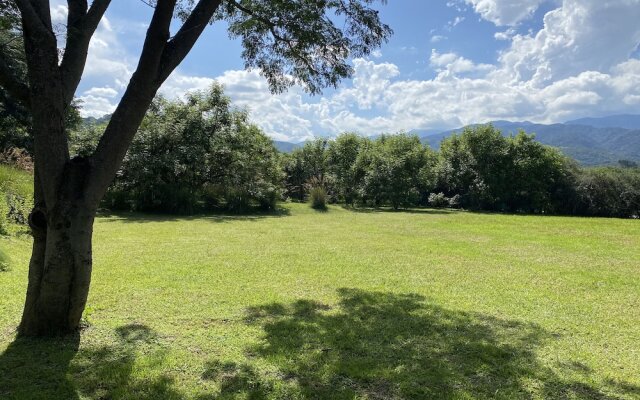 Acodegora Y Amplia Casa En Salta