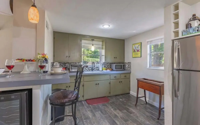 Tristian Suite Walk to Main Street