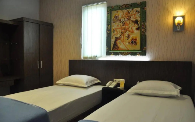 Hotel O Makassar near Losari Beach formerly Ocean View Hotel – Guest Rooms – Makassar