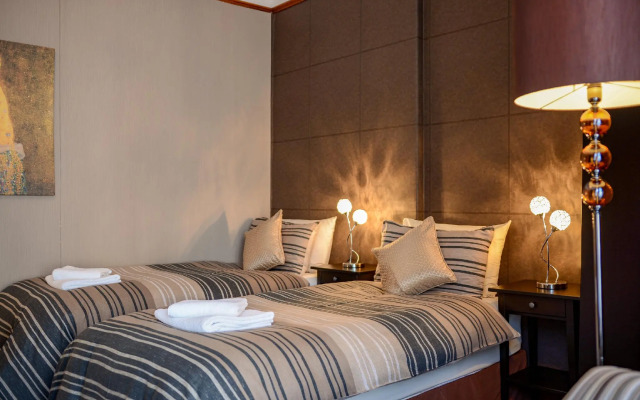 Tanes Hotel