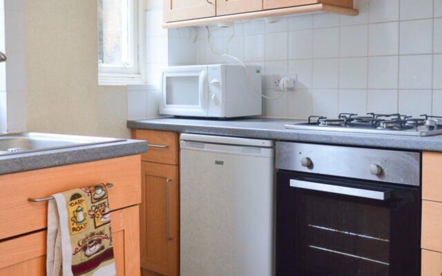 3 Bedroom Flat In Morningside