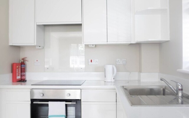 Bright 1 Bedroom Home in West London W/parking!