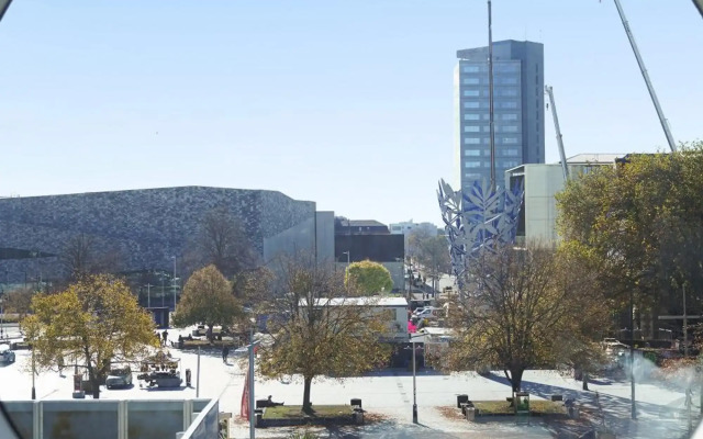 Christchurch City Hotel