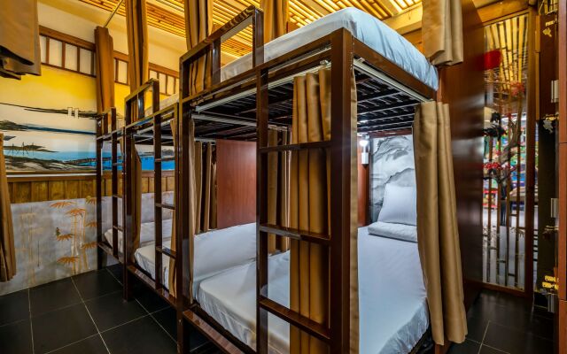 Saigon Capsule Hostel - Adults Only