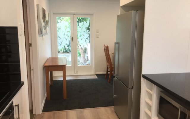 3 & 4 Bedroom Houses in Seaview Crescent