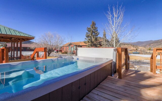Foothills Lodge and Cabins
