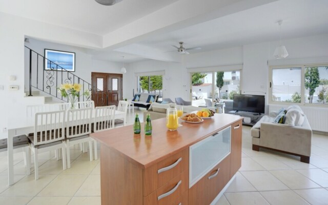 Blue Sea Villa